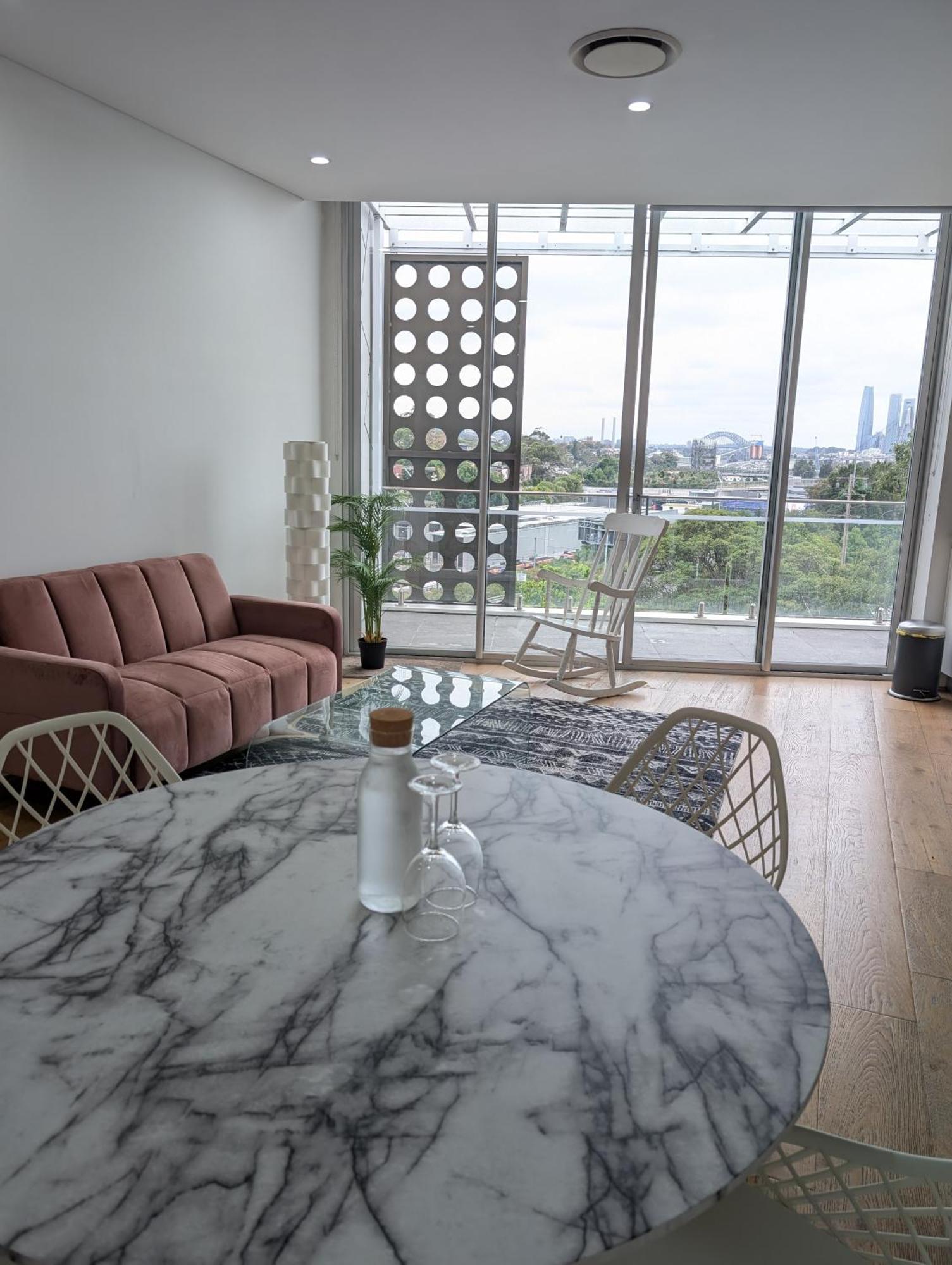 Panoramic Cbd Views Penthouse Apartment *